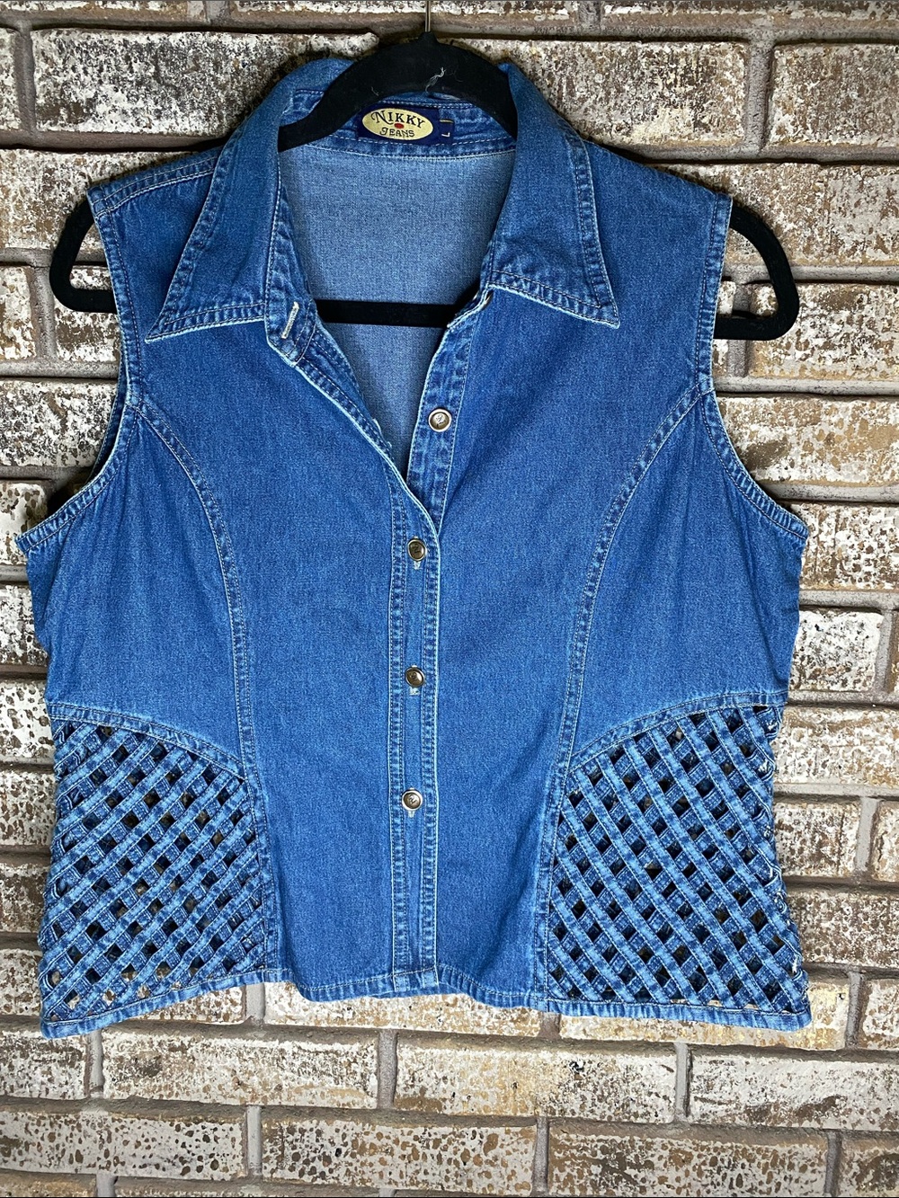 Nikki Jeans Women’s Blue Denim Sleeveless Button Front Top